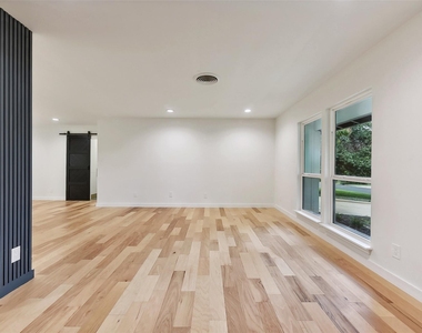 11900 Dove Haven Dr - Photo Thumbnail 4