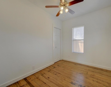 2106 Holly St - Photo Thumbnail 23