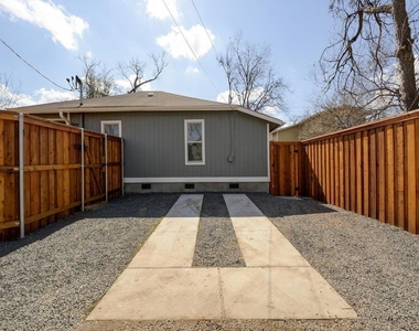 2106 Holly St - Photo Thumbnail 27