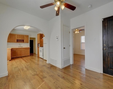 2106 Holly St - Photo Thumbnail 6
