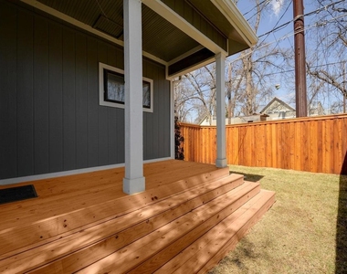 2106 Holly St - Photo Thumbnail 2