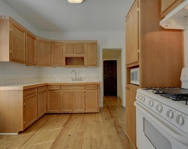 2106 Holly St - Photo Thumbnail 12