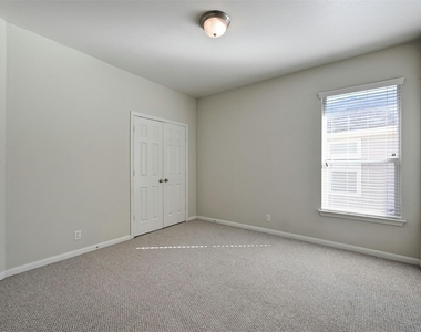 2412 Allred Dr - Photo Thumbnail 12