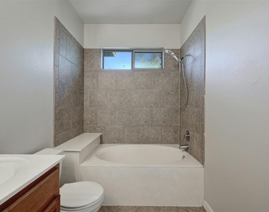 2412 Allred Dr - Photo Thumbnail 13