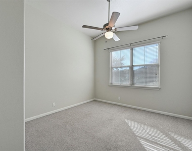 2412 Allred Dr - Photo Thumbnail 17