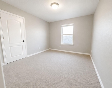 604 Vista Gardens Dr - Photo Thumbnail 22