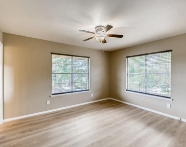 715 Vanguard St - Photo Thumbnail 17