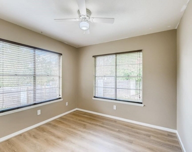 715 Vanguard St - Photo Thumbnail 21