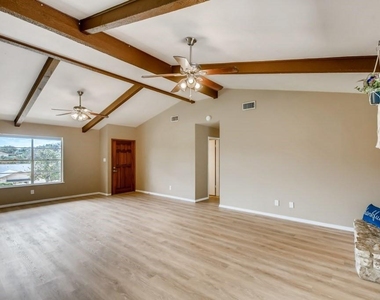 715 Vanguard St - Photo Thumbnail 7