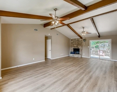 715 Vanguard St - Photo Thumbnail 11