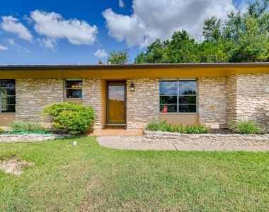 715 Vanguard St - Photo Thumbnail 3