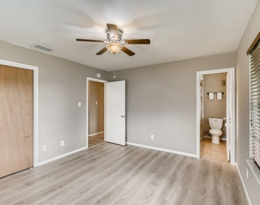 715 Vanguard St - Photo Thumbnail 18