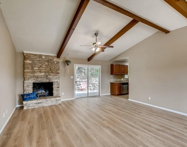 715 Vanguard St - Photo Thumbnail 5