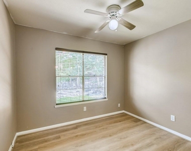 715 Vanguard St - Photo Thumbnail 22