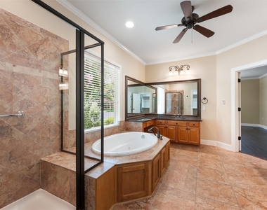 202 River Rock Dr - Photo Thumbnail 19