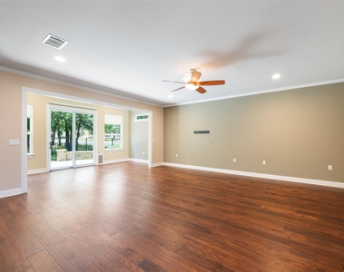 202 River Rock Dr - Photo Thumbnail 6