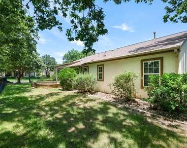 202 River Rock Dr - Photo Thumbnail 29