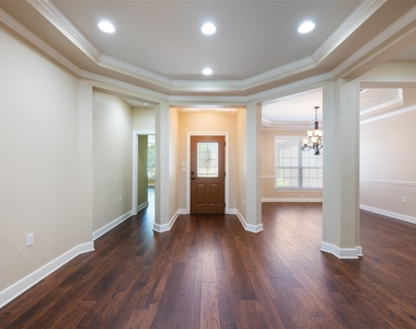 202 River Rock Dr - Photo Thumbnail 3