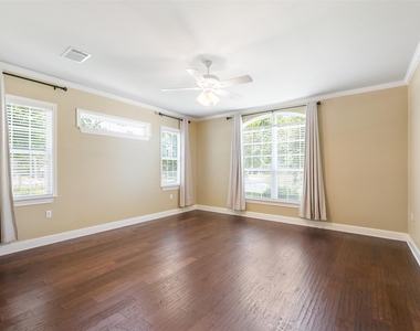 202 River Rock Dr - Photo Thumbnail 14