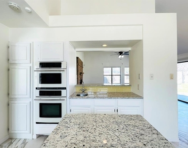 306 Applewood Dr - Photo Thumbnail 14