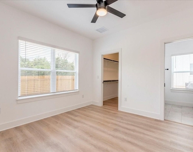 525 S Main St - Photo Thumbnail 12