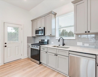 525 S Main St - Photo Thumbnail 9