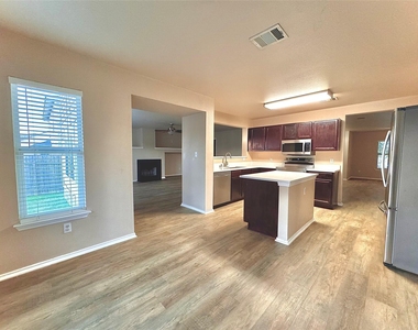 3515 Sandy Brook Dr - Photo Thumbnail 14