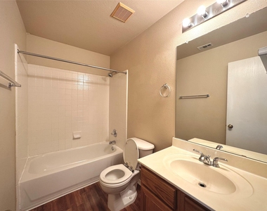 3515 Sandy Brook Dr - Photo Thumbnail 13