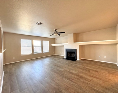 3515 Sandy Brook Dr - Photo Thumbnail 3