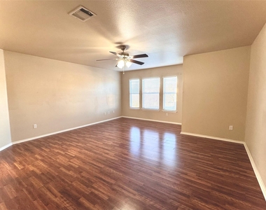 3515 Sandy Brook Dr - Photo Thumbnail 7
