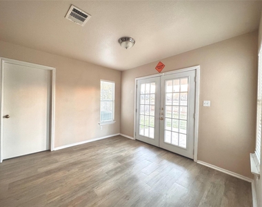 3515 Sandy Brook Dr - Photo Thumbnail 5