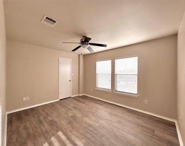 3515 Sandy Brook Dr - Photo Thumbnail 12