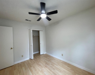 2031 Redwing Way - Photo Thumbnail 16