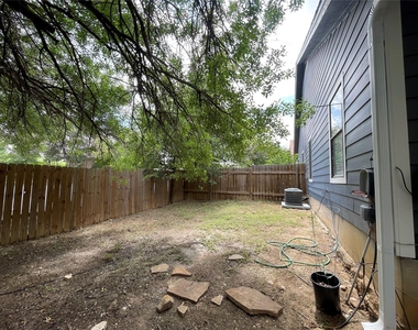 2031 Redwing Way - Photo Thumbnail 20