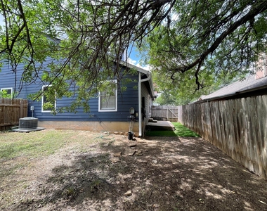 2031 Redwing Way - Photo Thumbnail 22