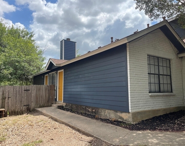 2031 Redwing Way - Photo Thumbnail 2