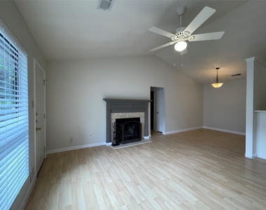 2031 Redwing Way - Photo Thumbnail 4