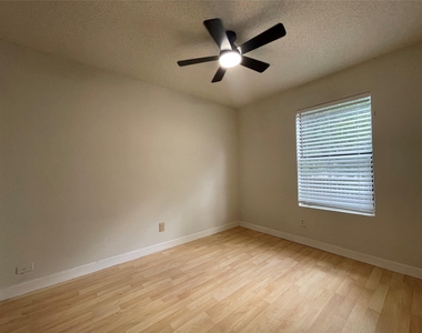 2031 Redwing Way - Photo Thumbnail 11