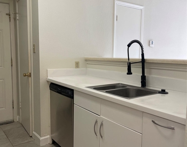 2031 Redwing Way - Photo Thumbnail 9