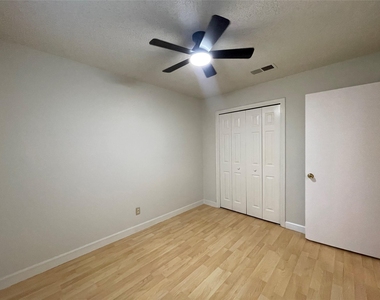 2031 Redwing Way - Photo Thumbnail 12