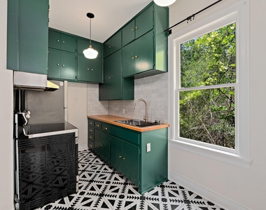 2810 Pearl St - Photo Thumbnail 2