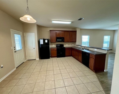 3301 Stirrat St - Photo Thumbnail 3
