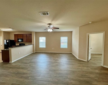 3301 Stirrat St - Photo Thumbnail 1