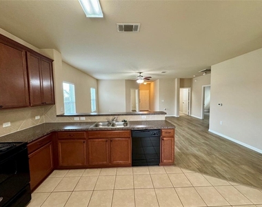 3301 Stirrat St - Photo Thumbnail 4