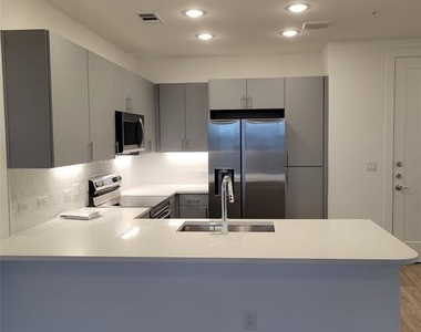 4801 Springdale Rd - Photo Thumbnail 3