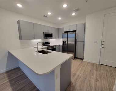 4801 Springdale Rd - Photo Thumbnail 6