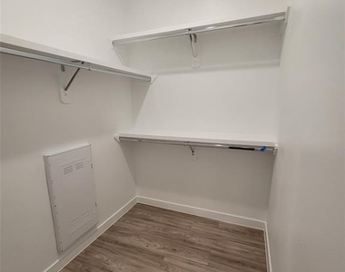 4801 Springdale Rd - Photo Thumbnail 11