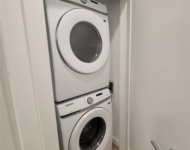 4801 Springdale Rd - Photo Thumbnail 16