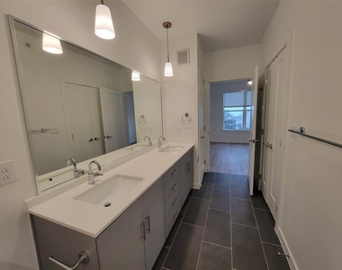 4801 Springdale Rd - Photo Thumbnail 14