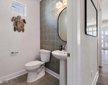 459 Crestview Drive - Photo Thumbnail 23